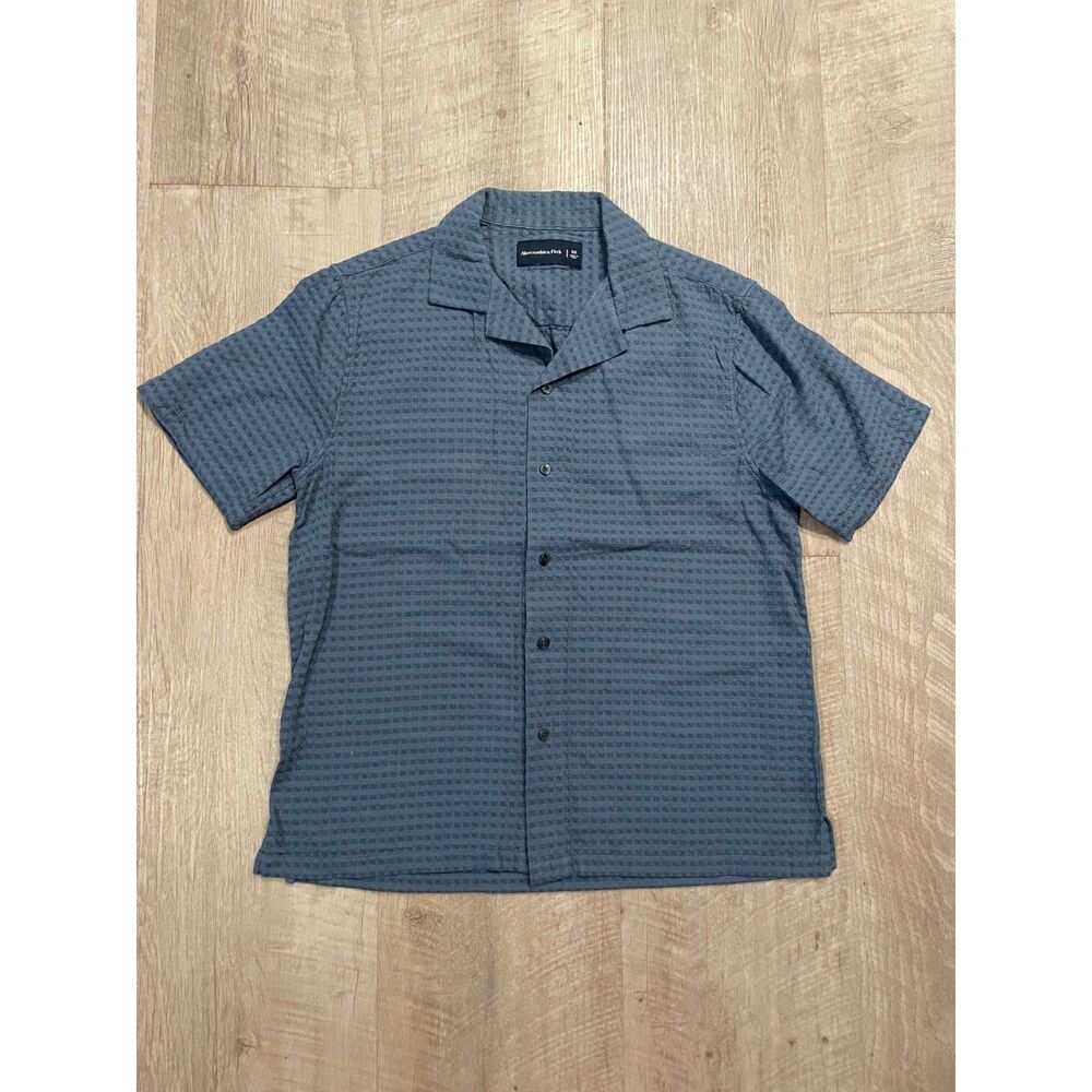 Abercrombie blue textured button down shirt, size XS